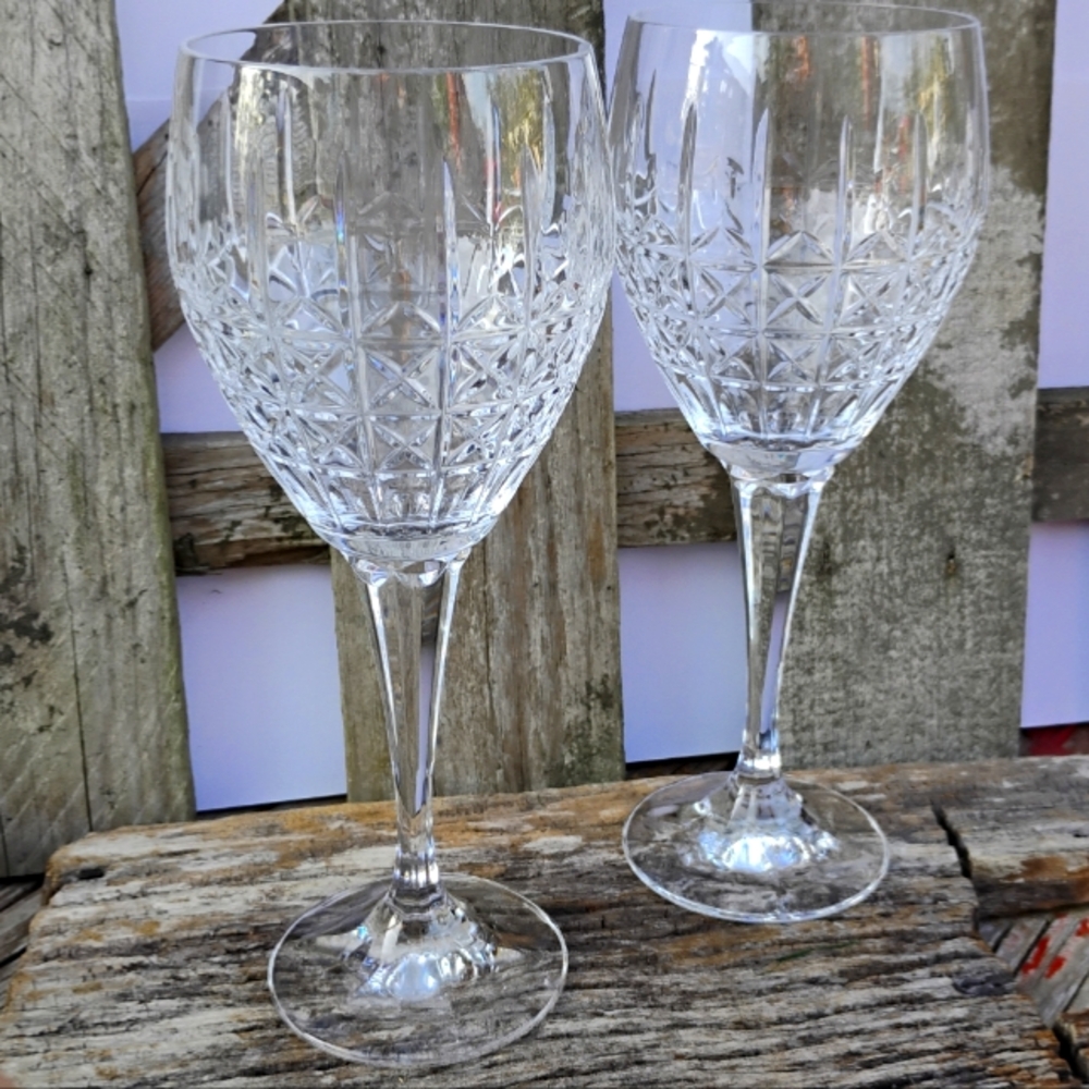 Mikasa Coventry Crystal Wine Glasses 9" Set of 2